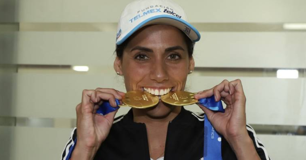 Otorgan premio de la Juventud a Nuria Diosdado